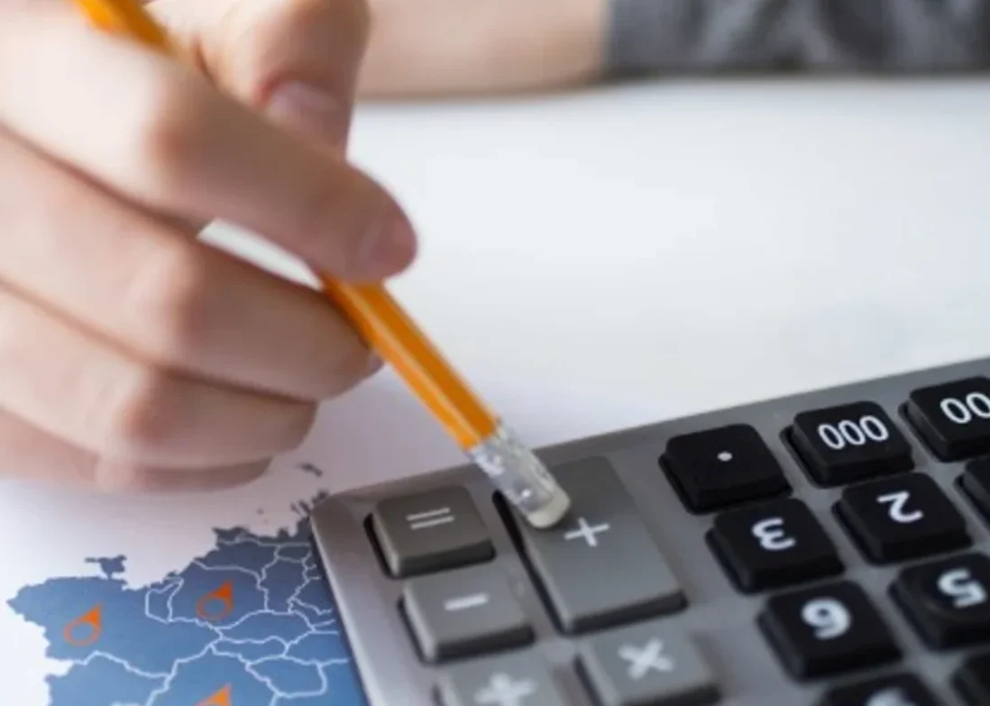 pessoa fazendo a Declaração de Saída Definitiva do País